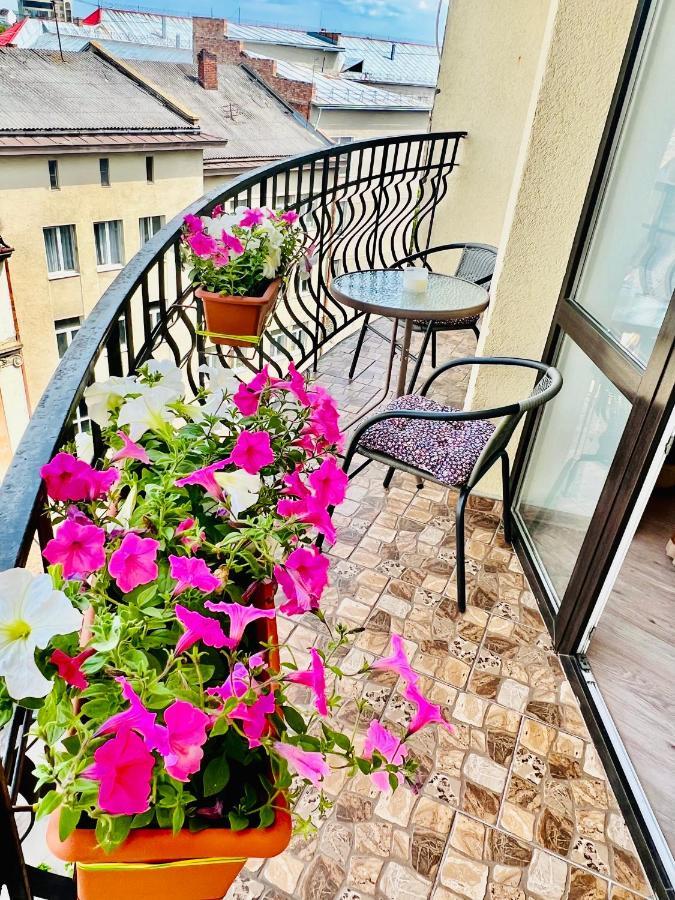 Apartaments Sichovyh Strilciv 68A Ivano-Frankivsk Exterior foto