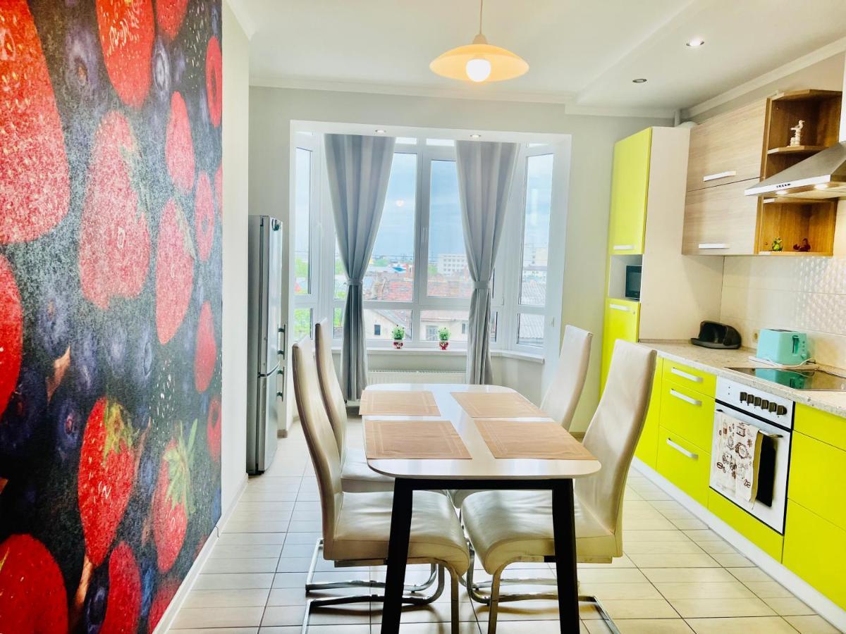 Apartaments Sichovyh Strilciv 68A Ivano-Frankivsk Exterior foto
